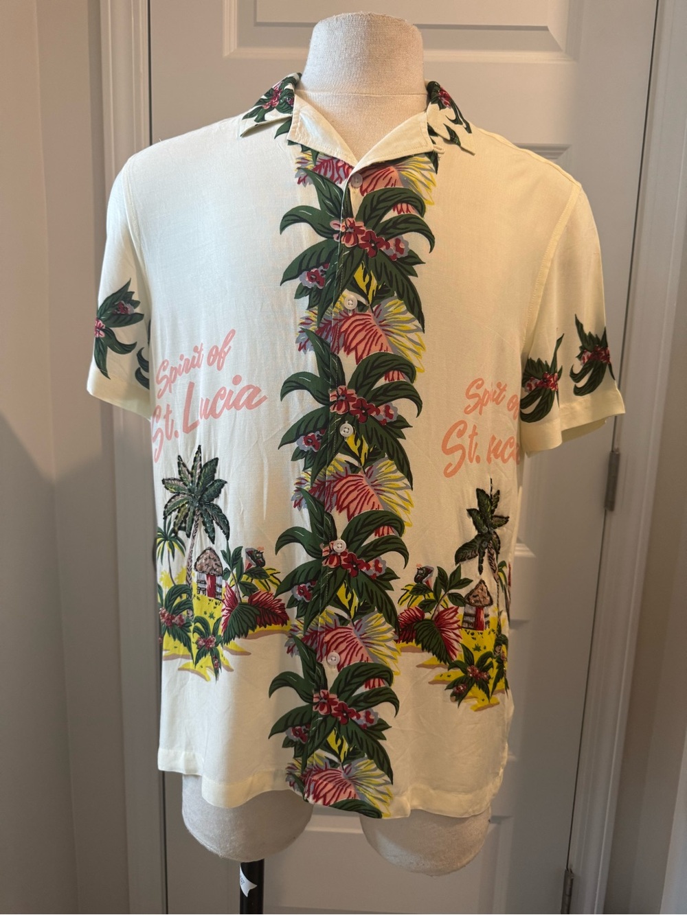 Topman Spirit of St. Lucia Cream Tropical Souvenir Print Shirt Size M
